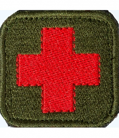 Нашивка на липучке "Медицинский Крест", квадрат, фон-олива
